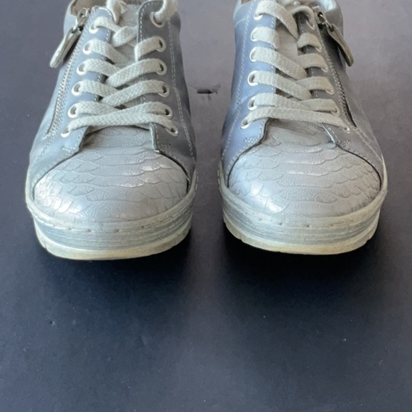 Remonte Kaja 00 sneaker in Shark/silver leather Size 6 (37) - Picture 3 of 9